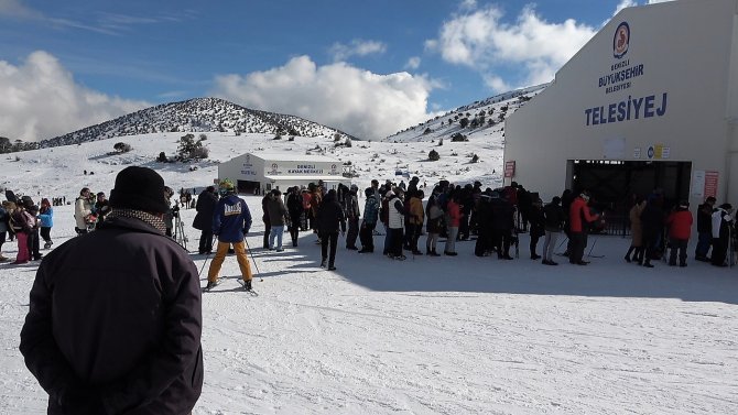 Denizli Kayak Merkezi Hafta Sonu 40 Bin Misafir Ağırlıyor
