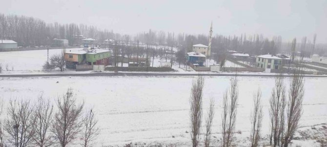 Iğdır’da Kar Yağışı Etkili Oluyor