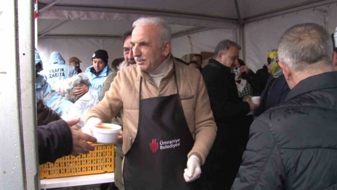 Ümraniye’de Erzurum Rüzgarı Esti: 2 Ton İ̇spir Kuru Fasulyesi Dağıtıldı