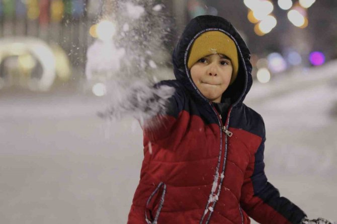 Elazığ’da Kar Kartpostallık Görüntüler Oluşturdu