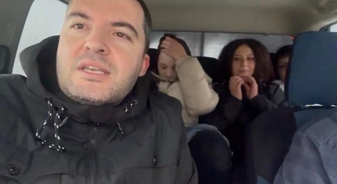 Spil’de Mahsur Kalanlar İtfaiye Ekipleri Tarafından Kurtarıldı