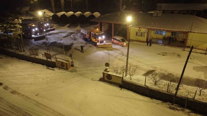 2000 Rakımda Eksi 10 Derecede Yoğun Karla Mücadele