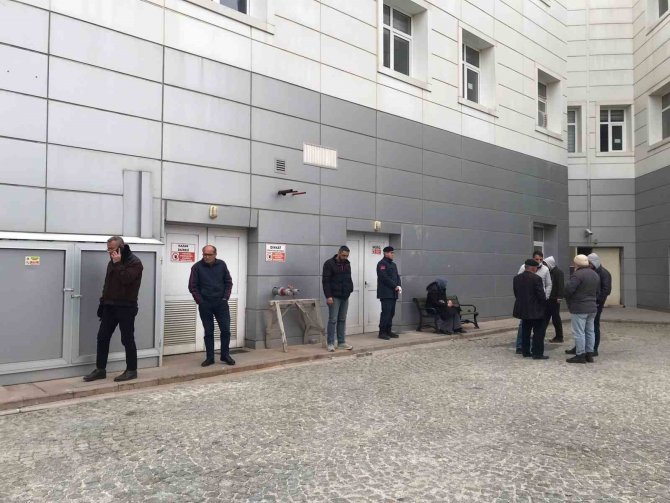 Afyonkarahisar’daki Kazada Ölenlerin Kimlik Tespit Çalışması Sürüyor