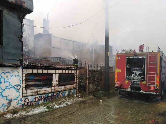 Kırklareli’nde Ev Çıkan Yangında Küle Döndü