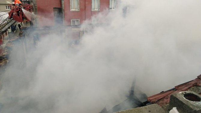 Kırklareli’nde Ev Çıkan Yangında Küle Döndü