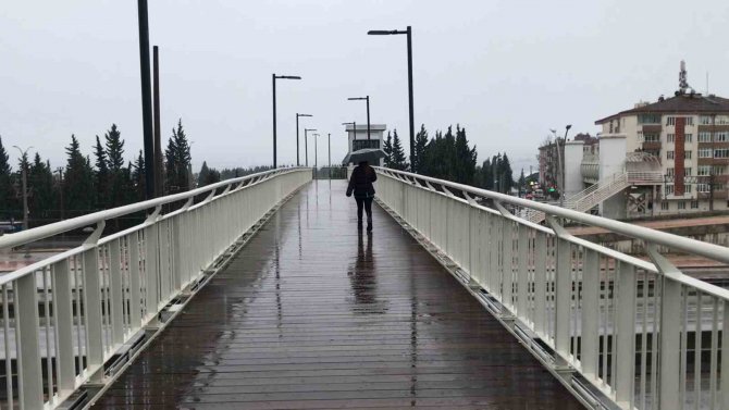 Kocaeli’de Karla Karışık Yağmur Etkili Oluyor