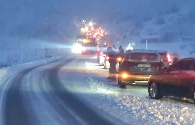 Konya-antalya Karayolu Ulaşıma Kapatıldı