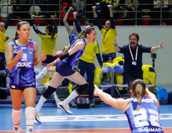 Sultanlar Ligi: Fenerbahçe Opet: 3 - Vakıfbank: 0