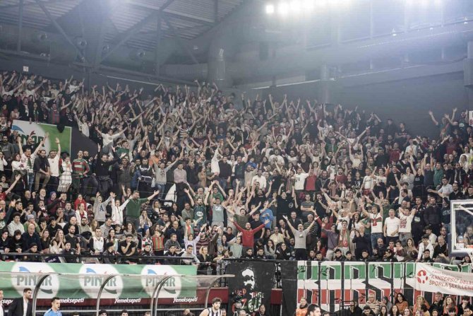 Pınar Karşıyaka, Taraftarıyla Güzel