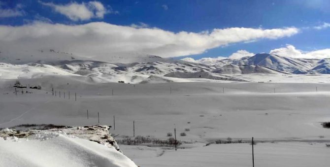 Faraşin Yaylası’nda Yaşayan Ailenin Karla Mücadelesi