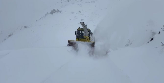 En Kurak Kışını Geçiren Arıcak’ta Kar Kalınlığı Bir Metreyi Geçti