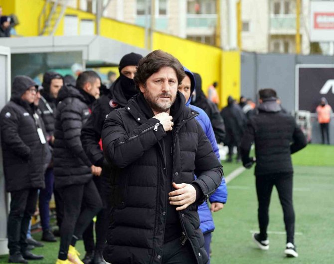 Spor Toto Süper Lig: İ̇stanbulspor: 0 - Alanyaspor: 0 (İ̇lk Yarı)