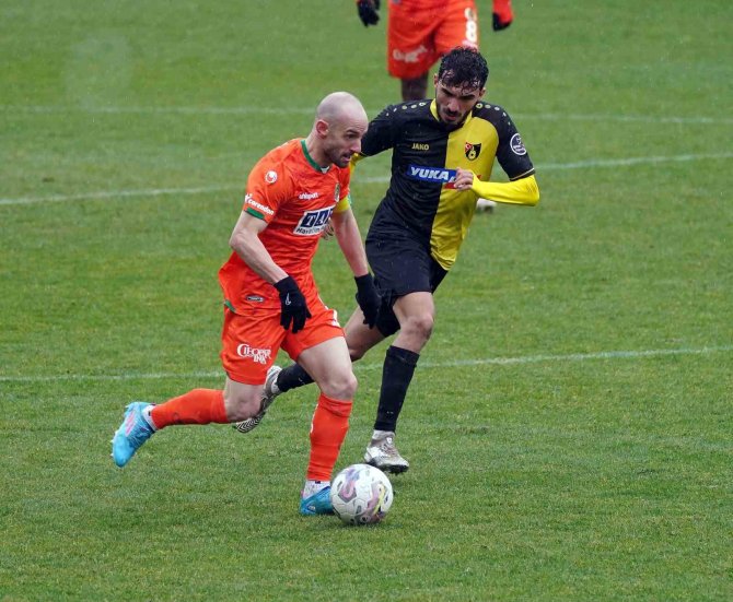 Spor Toto Süper Lig: İ̇stanbulspor: 2 - Alanyaspor: 1 (Maç Sonucu)