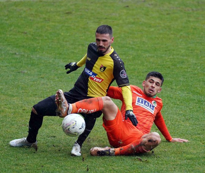 Spor Toto Süper Lig: İ̇stanbulspor: 2 - Alanyaspor: 1 (Maç Sonucu)