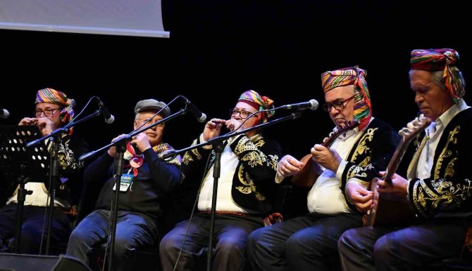 Dağlarda Yankılanan Ses Çoban Tarık Kara, Bu Kez Yörükler İçin Söyledi
