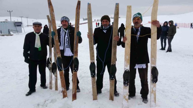 Modern Kayağın Atası Olarak Gösteriliyor, Tasarımı İle Dikkat Çekiyor