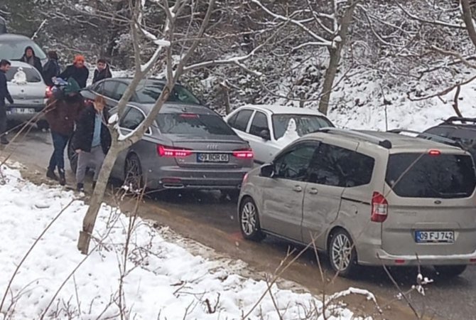 Aydın’a Kar Gelmeyince Vatandaşlar Kara Gitti