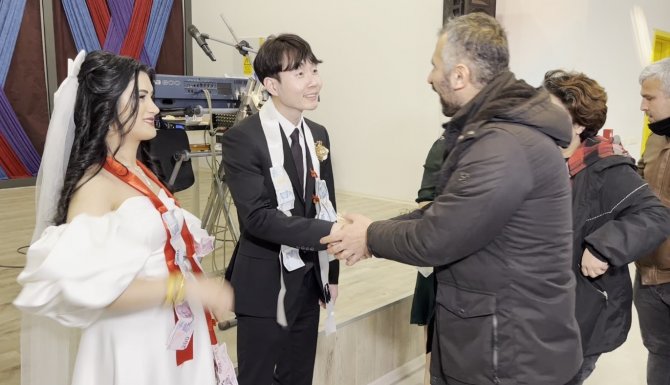 İ̇zmir’e Koreli Damat