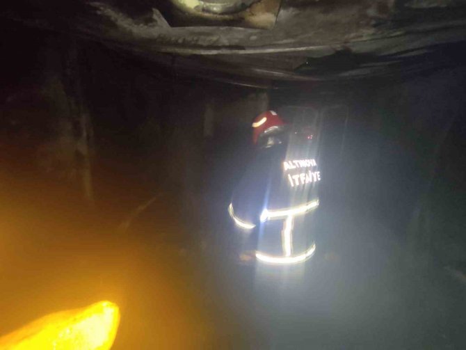 Yalova’da Tersanede Bakım Onarım Gören Gemide Yangın