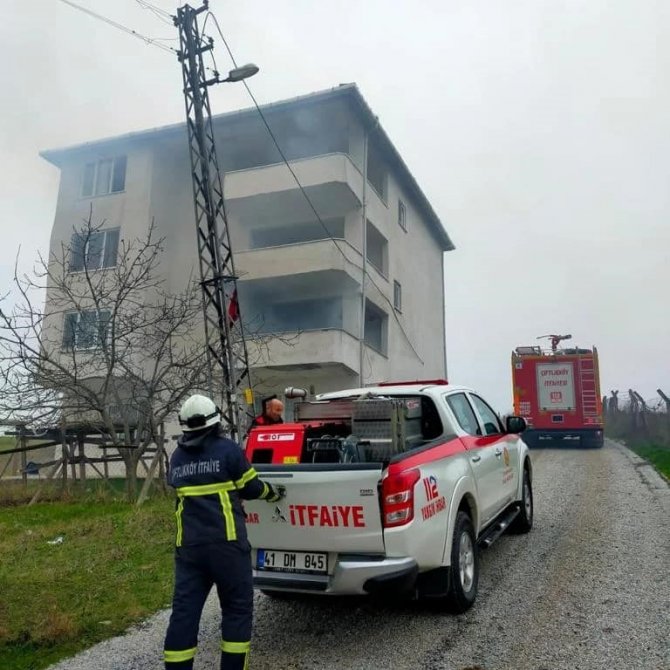 Yalova Çiftlikköy’de Apartman Dairesi Yangını Korkuttu