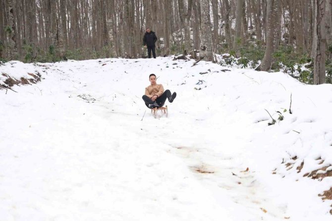 Zonguldak Kent Ormanı Kış Mevsiminde Vatandaşların İlgisini Görüyor