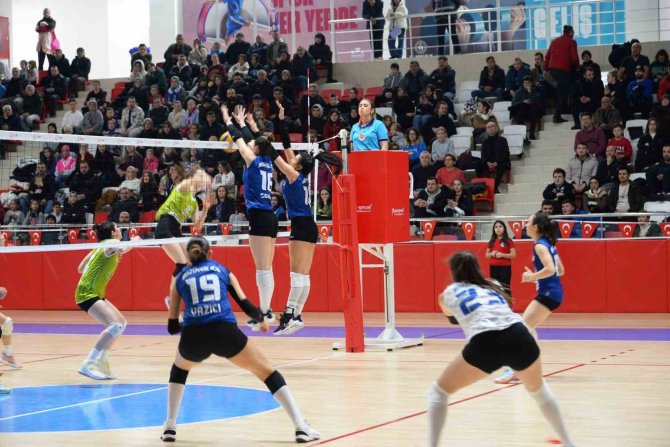 "Bizim Kızlar" Grup Liderliğini Garantiledi