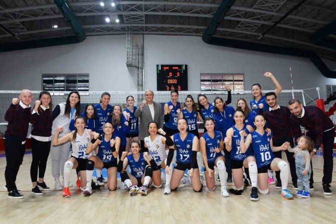 "Bizim Kızlar" Grup Liderliğini Garantiledi