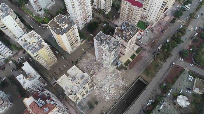 Adana’da Artçı Depremde Yıkılan Kubilay Apartmanı Havadan Görüntülendi