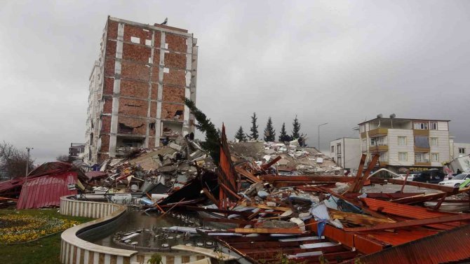 Artçı Deprem Binaları Böyle Salladı