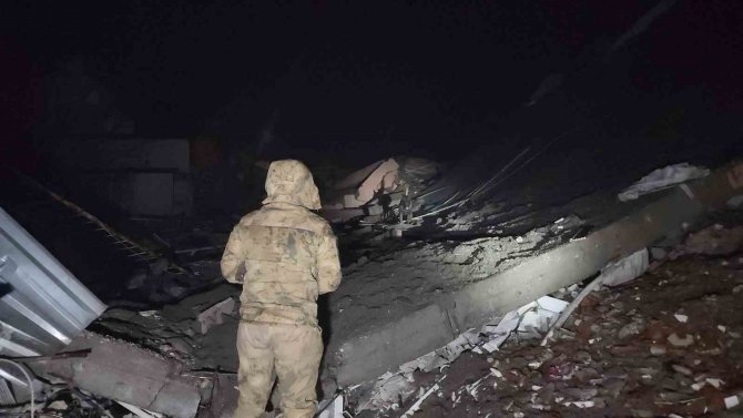 Enkaz Altında Kalan Ak Parti Adıyaman Milletvekili Taş’ı Arama Çalışmaları Devam Ediyor