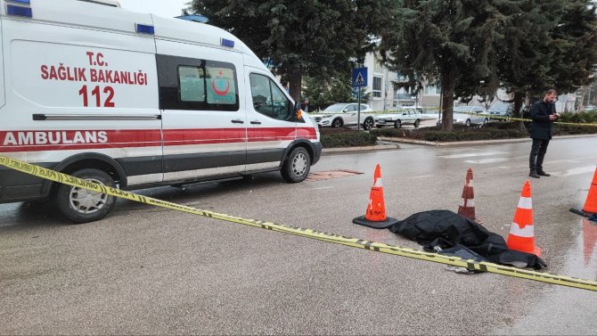 Amasya’da Kamyonun Çarptığı Lise Öğrencisi Kız Hayatını Kaybetti