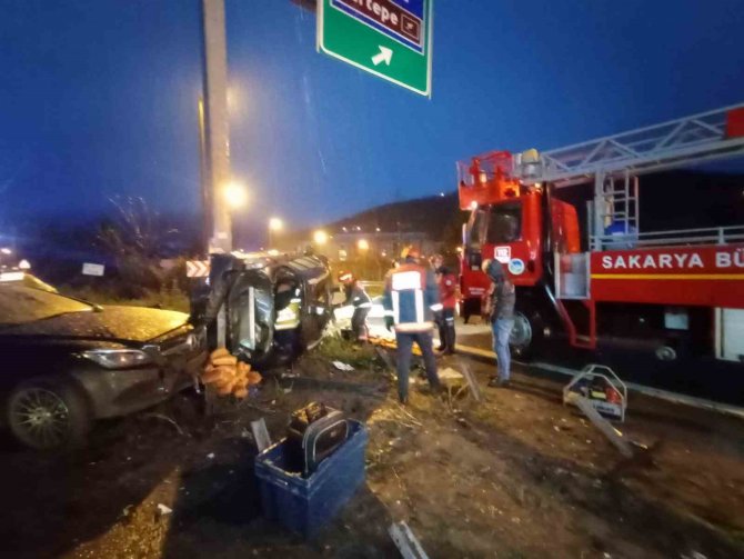Deprem Bölgesine Giderken Kazaya Karıştılar: 2 Yaralı
