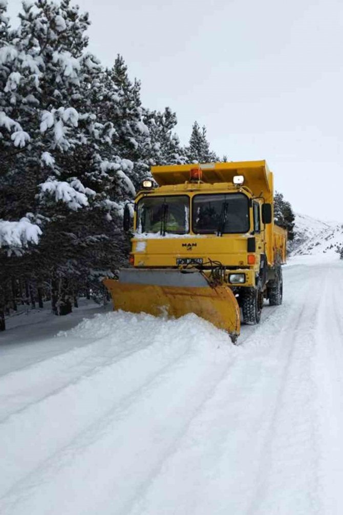 Ardahan’da 13 Köy Yolu Ulaşıma Kapandı