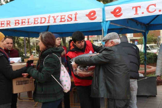 Efeler’de Yardım Seferberliği Başladı, Efak Ekipleri Yola Çıktı