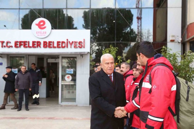 Efeler’de Yardım Seferberliği Başladı, Efak Ekipleri Yola Çıktı
