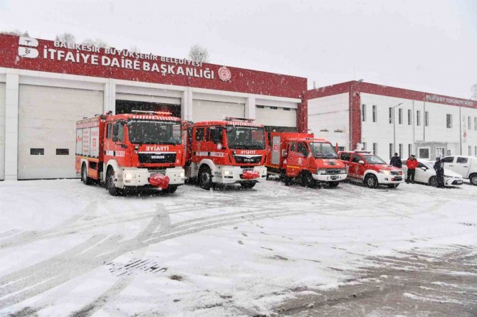 Balıkesir, Depremin Yaralarını Sarmak İçin Yola Çıktı
