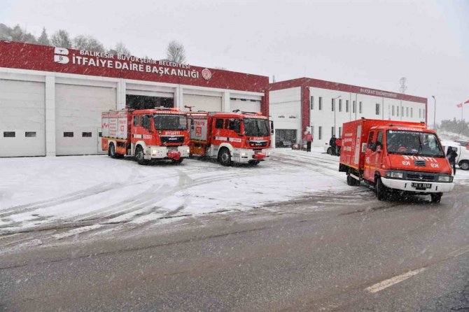 Balıkesir, Depremin Yaralarını Sarmak İçin Yola Çıktı