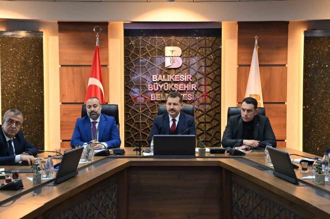 Balıkesir’den 39 Araç Ve 79 Personel Osmaniye Deprem Bölgesine Gidiyor