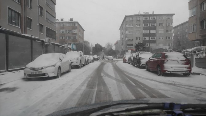 Bandırma’da Kar Yağışı Etkili Oldu