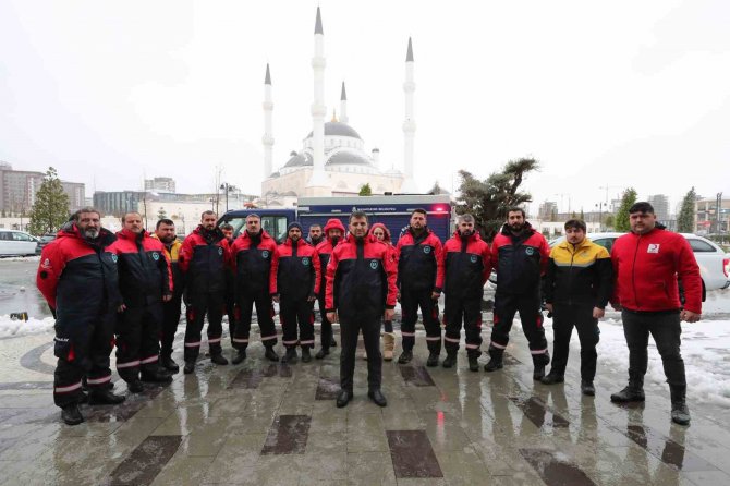 Başakşehir Belediyesi Ekipleri Deprem Bölgesine Gidiyor