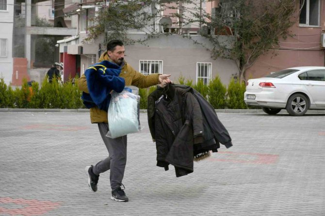Kuşadası Depremzedeler İçin Tek Yürek Oldu