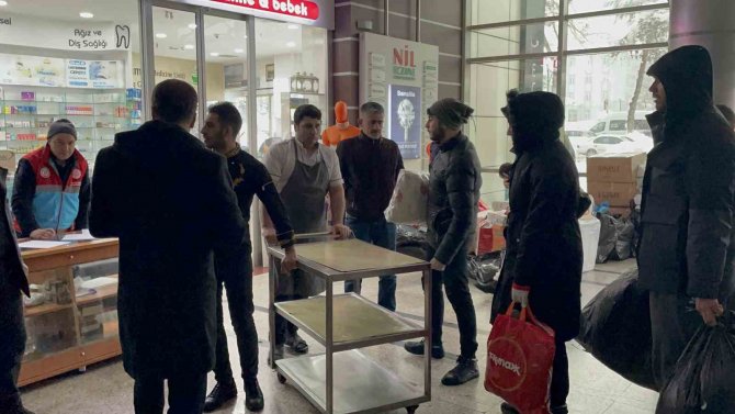 Tatvan’dan Deprem Bölgesine Yardım Eli