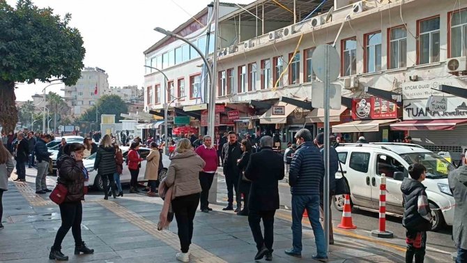 Artçı Deprem Mersinlileri Sokağa Döktü