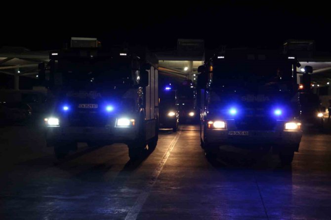 Bulgaristan’ın Arama Kurtarma Ekipleri Kapıkule’den Türkiye’ye Giriş Yaptı