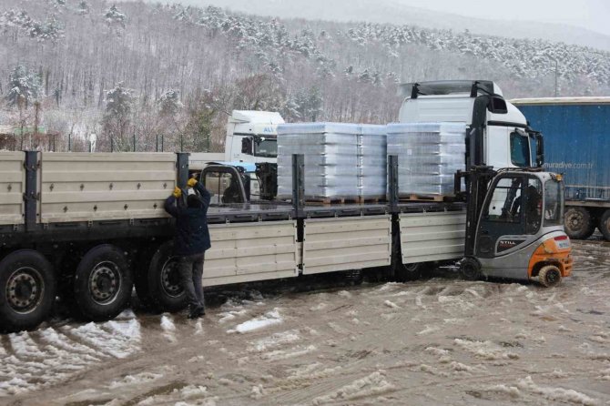 Bursa’dan Gaziantep’e Erzak Yardımı