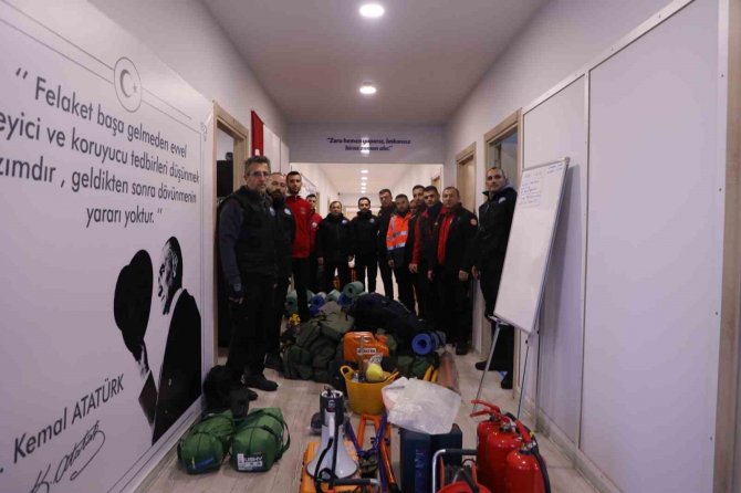 Bakut Deprem Bölgesine Hareket Etti