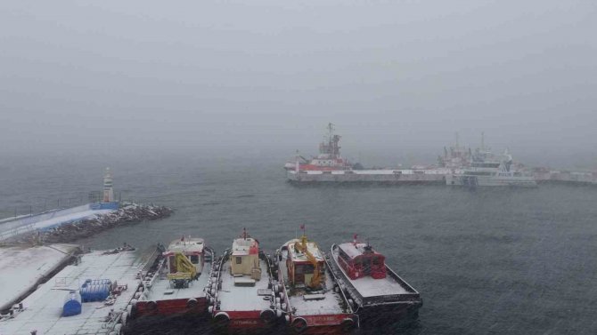 Çanakkale Boğazı Çift Yönlü Gemi Geçişlerine Kapatıldı