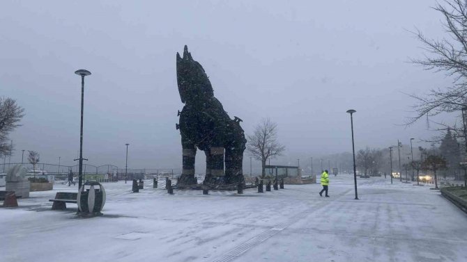 Çanakkale Boğazı Çift Yönlü Gemi Geçişlerine Kapatıldı