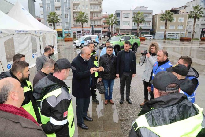 Canik Belediyesi Depremzedeler İçin Harekete Geçti