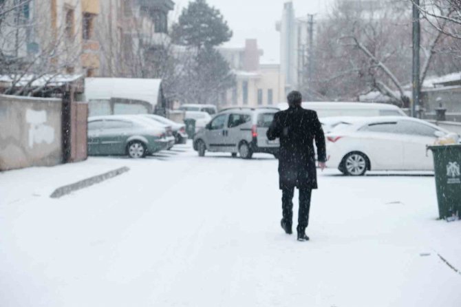 Erzincan Beyaza Büründü
